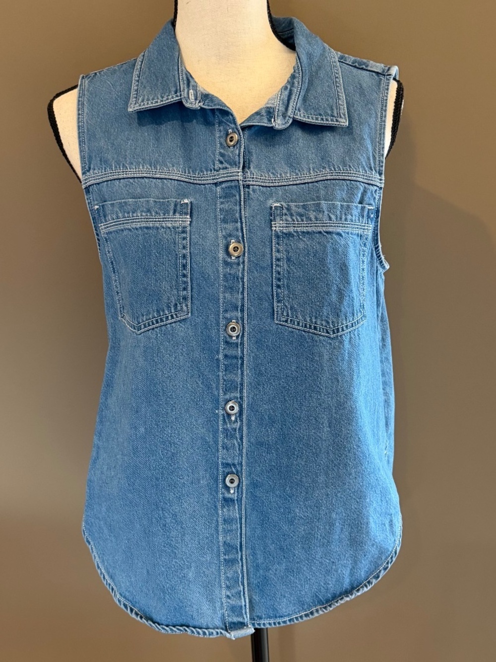 American Eagle Denim Light Wash Sleeveless Button Up, Western, Cowgirl, Size Med